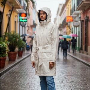 Patagonia Torrentshell Trench Coat Rain Jacket White Cream Women’s Size S